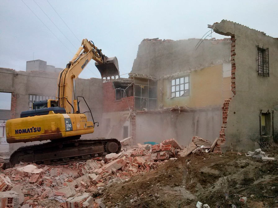 Demolición de edificio para futura construcción de supermercado LIDL