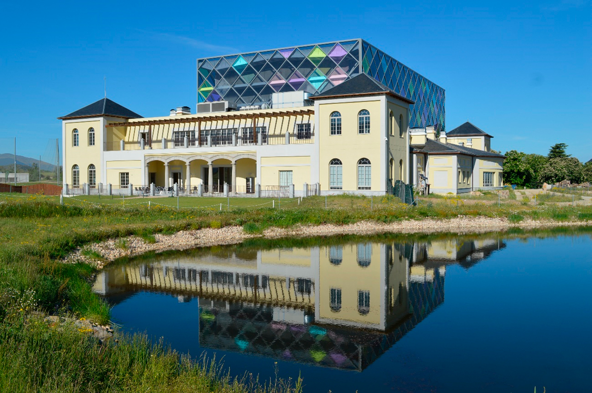 Palacio de congresos en La Faisanera Palazuelos de Eresma Segovia