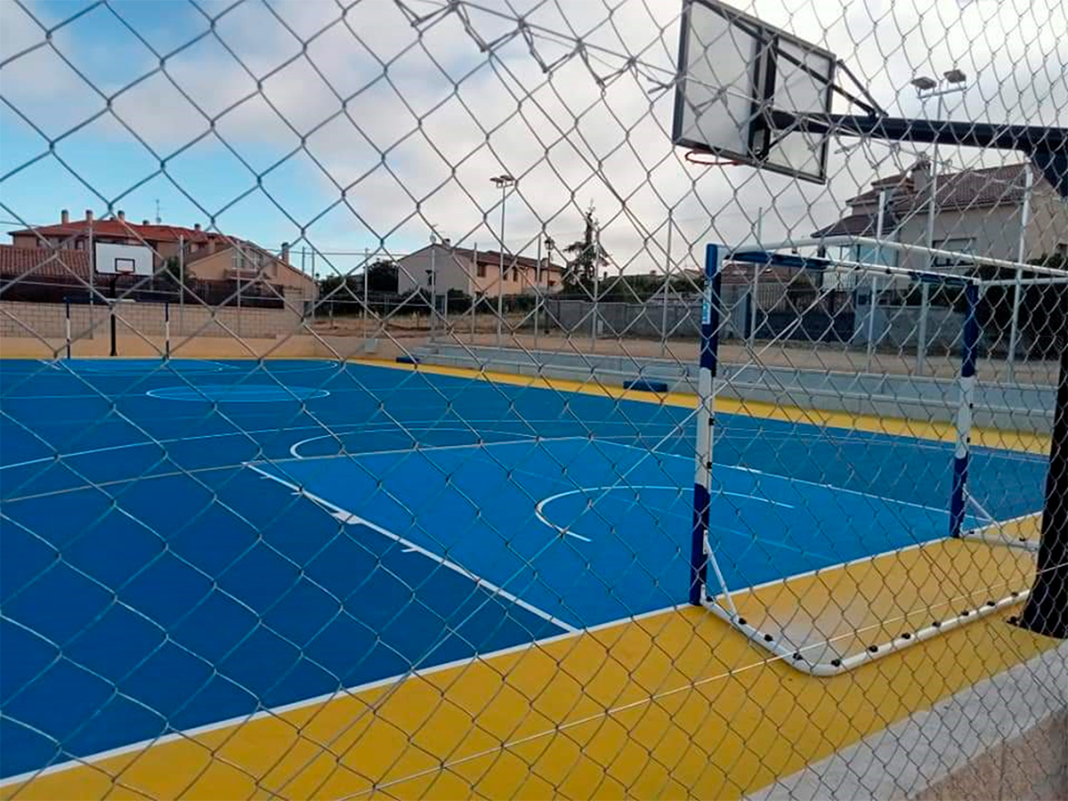 Pista polideportiva en Tabanera del Monte