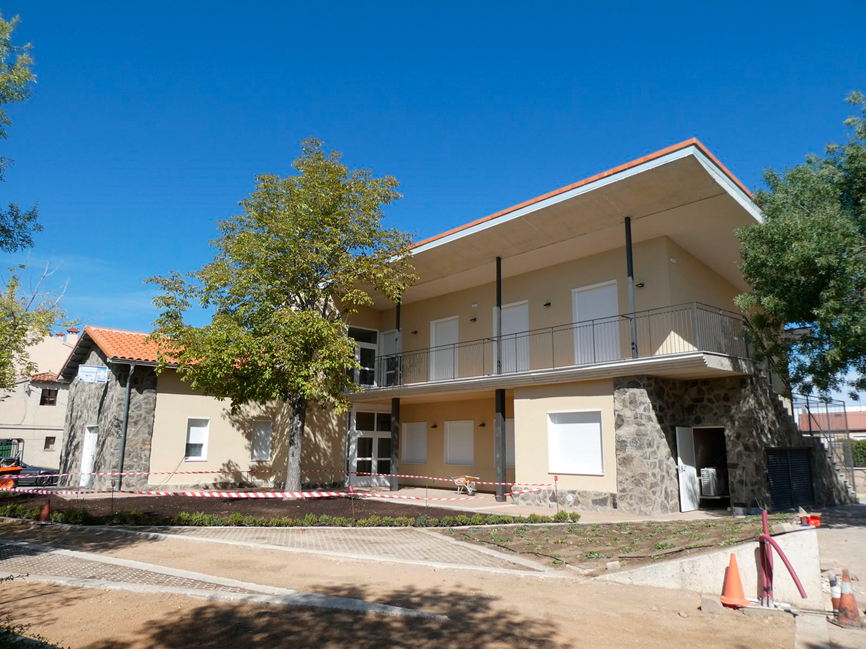 Proyecto básico y de ejecución material de consultorio médico de San Cristóbal de Segovia